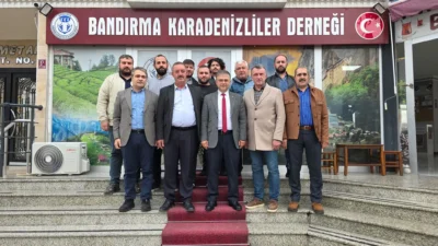 Bandırma Kaymakamı Recep Öztürk, kentteki Karadenizliler Derneği'ne anlamlı bir ziyarette