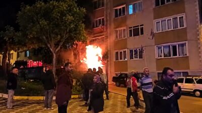 Bandırma'da apartmanda tüp patlaması sonrası yangın çıktı, 7 kişi etkilendi.
