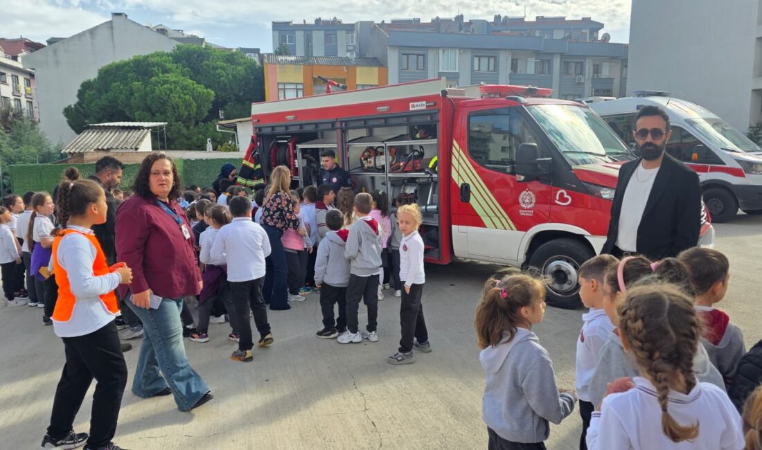 Bandırma Marmara İlkokulu'nda sağlık bilinci etkinliği! Çocuklar uzmanlardan bilgi aldı,