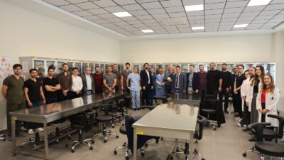 Erkek inkontinans cerrahisi ve üretral rekonstrüksiyon eğitimine katılarak bilginizi tazeleyin.