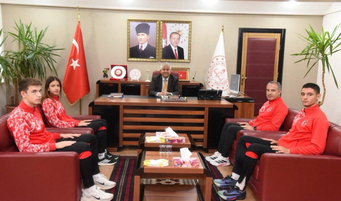 Bandırmalı atletler başarılarıyla gururlandırdı! İl Millî Eğitim Müdürü ile buluşan