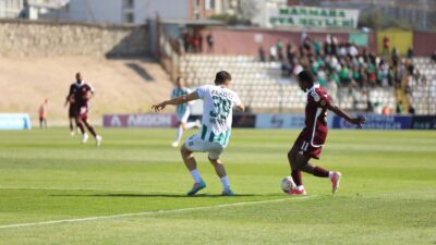 Bandırmaspor'un Iğdır FK karşısındaki maç özetini ve önemli anları keşfedin.