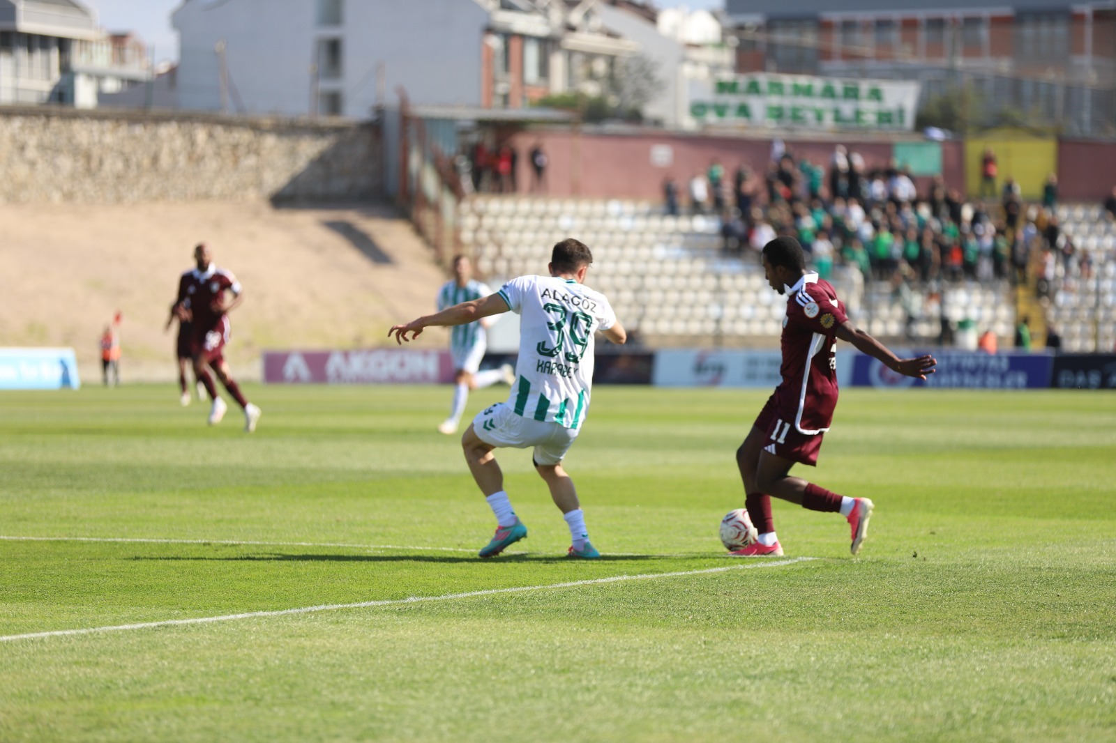 Bandırmaspor'un Iğdır FK karşısındaki maç özetini ve önemli anları keşfedin.