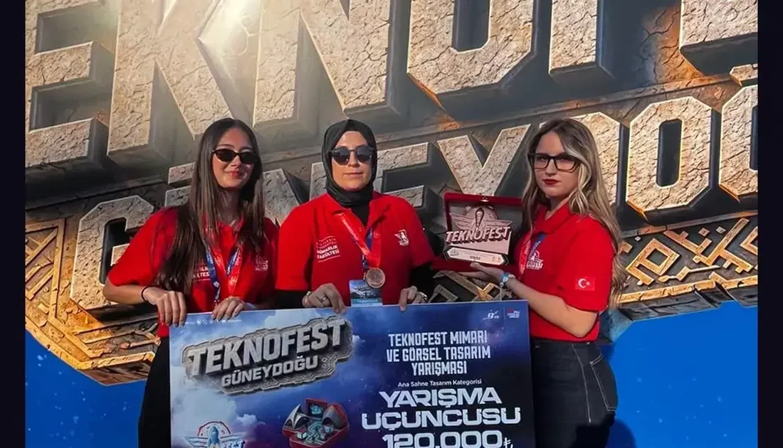BAÜN Mimarlık öğrencileri Diana ve Hatice'den oluşan Karnas Takımı, TEKNOFEST