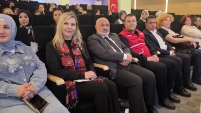 Türk Kızılay Bandırma seminerinde evlilikte sağlıklı iletişim, aileden aktarılan ilişki