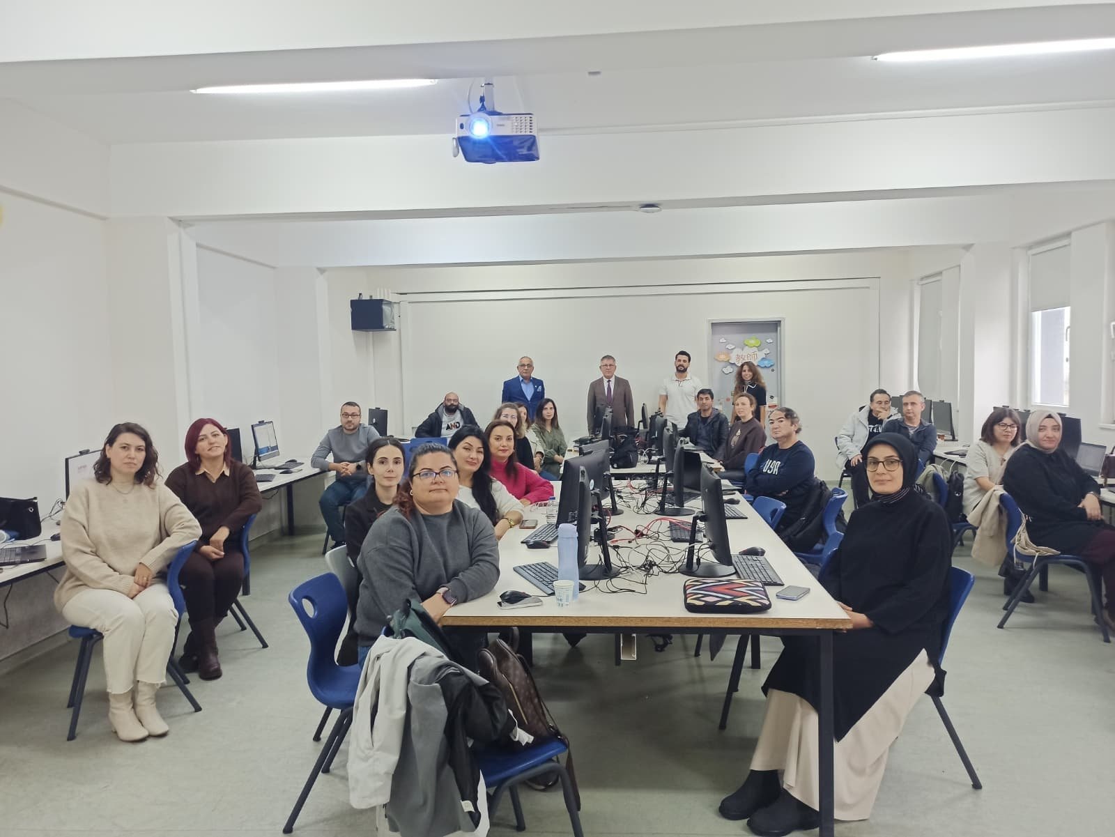 Gökdemir, Öğretmenlerin TÜBİTAK Proje Eğitimlerini Yerinde İnceledi TÜBİTAK 2204 proje eğitimleri sürüyor! Bandırma İlçe MEM Müdürü Ümit