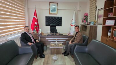 Bandırma Kaymakamı Recep Öztürk, İlçe Sağlık Müdürlüğü'nü ziyaret ederek bölgedeki