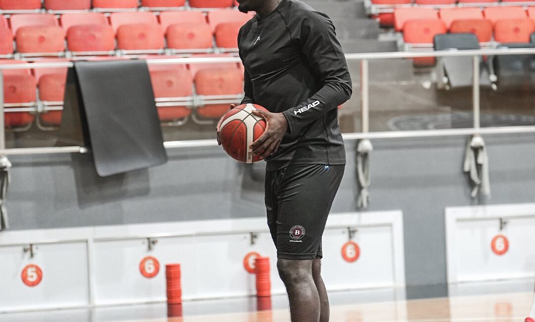 Türkiye Sigorta Basketbol Süper Ligi 5. hafta maçında Pizzabulls Bordo