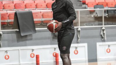 Türkiye Sigorta Basketbol Süper Ligi 5. hafta maçında Pizzabulls Bordo