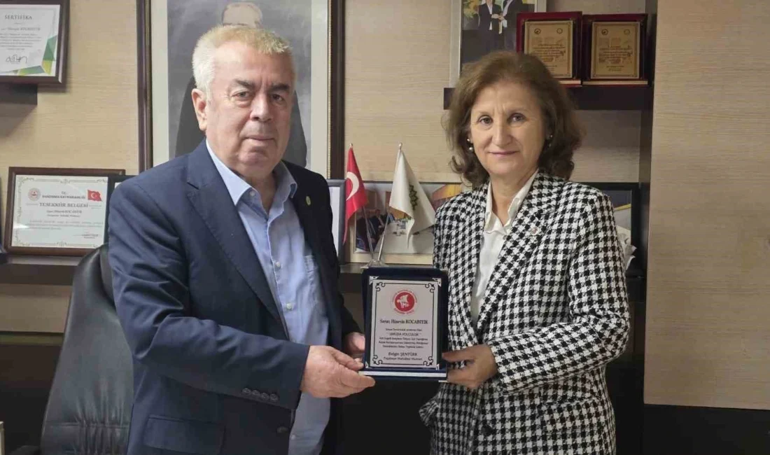 Paşabayır Muhtarı Belgin Şentürk, "Umuda Yolculuk" kampanyasına destek veren Hüseyin